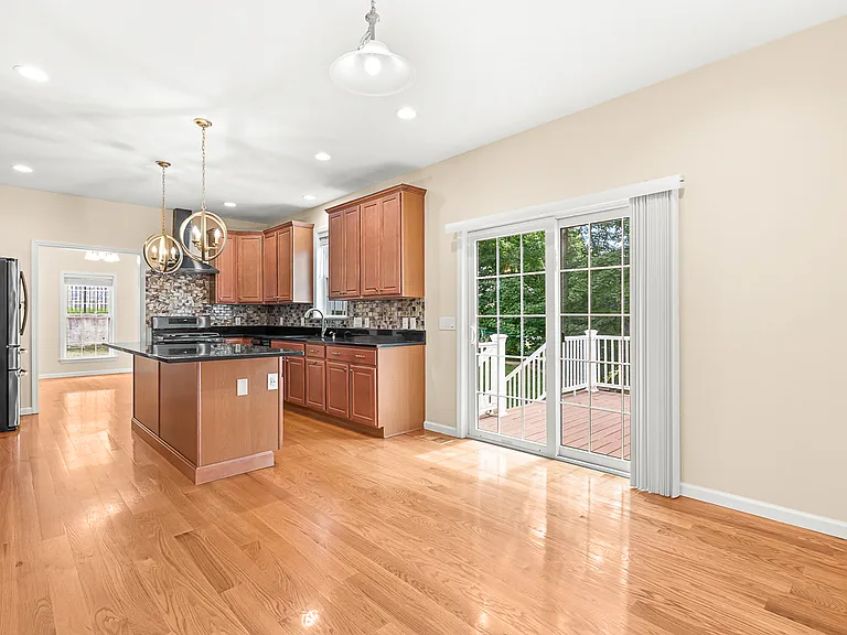 18 Grant Rd — Photo 4