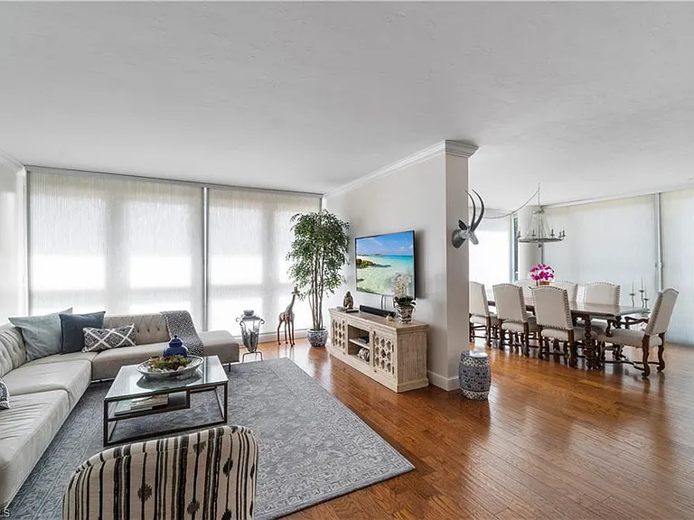 4031 Gulf Shore Blvd N #25 — Photo 1
