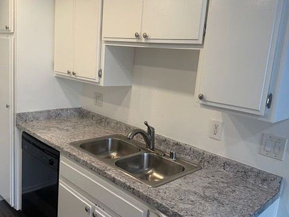 5th image of 17126 Woodruff Ave APT D