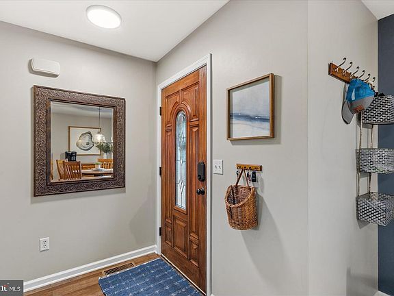 3rd image of 603 Hillcrest Dr