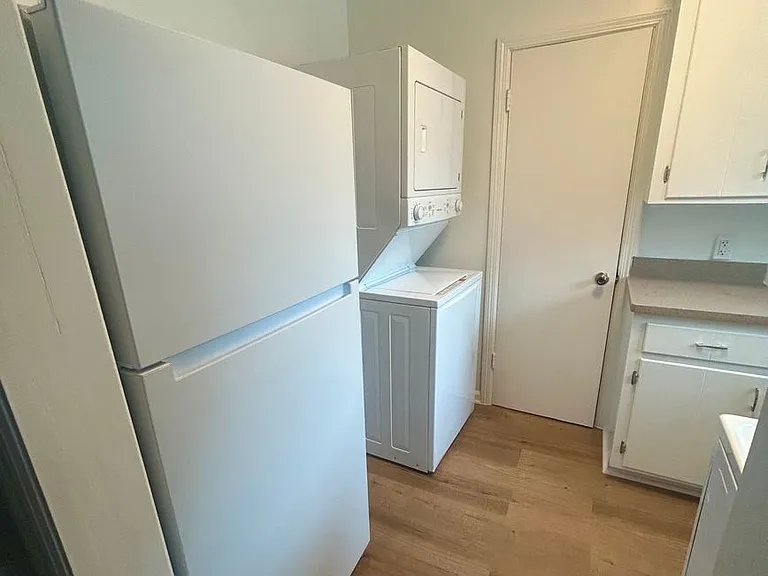 51 Columbus Dr #1 — Photo 8