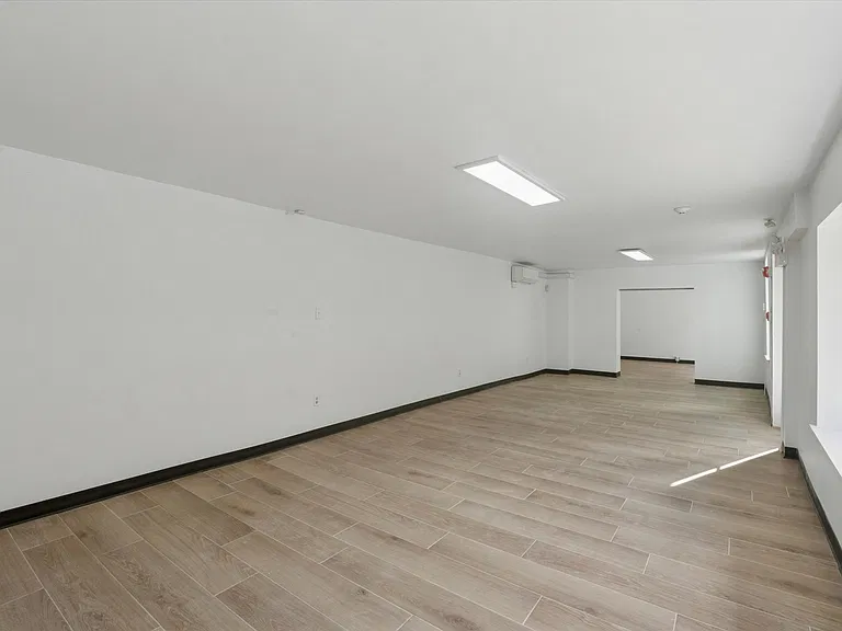 1538 Pine St #1R — Photo 6