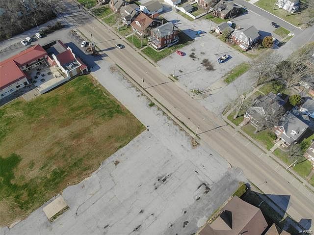 2nd image of 2100 W Main St