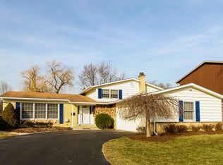 606 W Burr Oak Dr, Arlington Heights, IL 60004