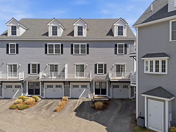 2nd image of 90 Compass Point #90