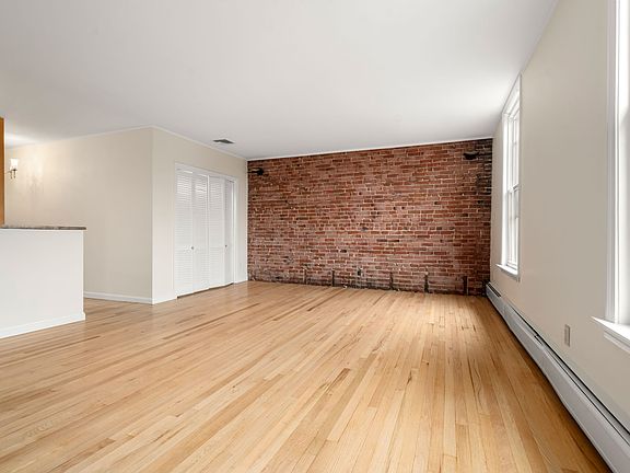 4th image of 35 High St APT 3