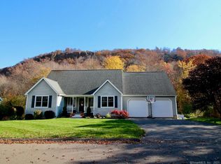 130 Collindale Dr, Meriden, CT 06450