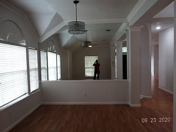 5th image of 10613 River Oaks Dr