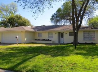 1906 Betsy Ln, Irving, TX 75061