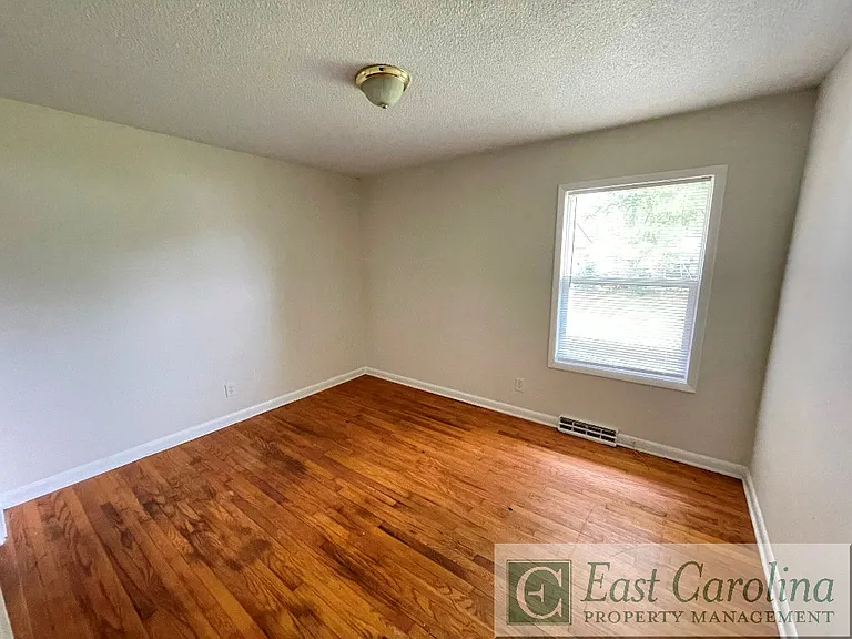 4148 Lee St #B — Photo 10