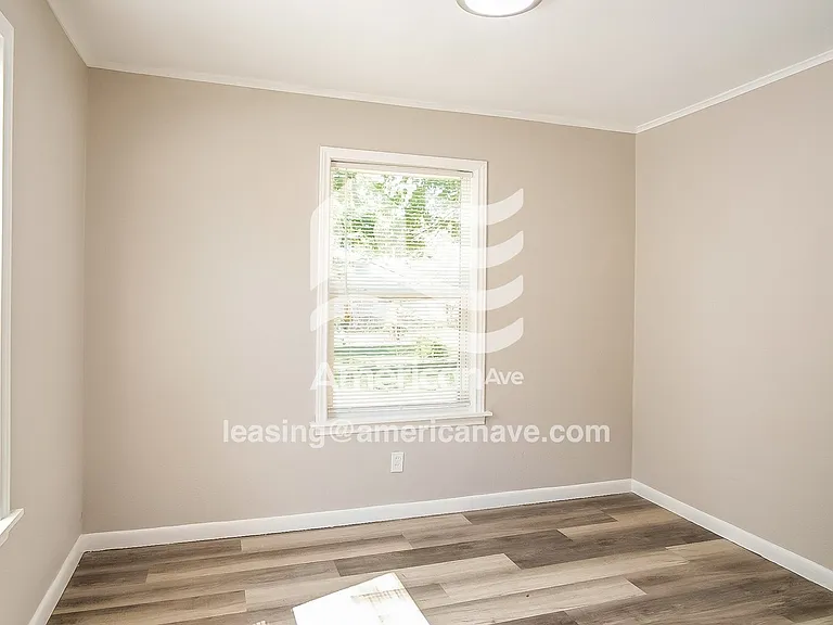 1583683_009_wm_-_bedroom_13181379.jpg