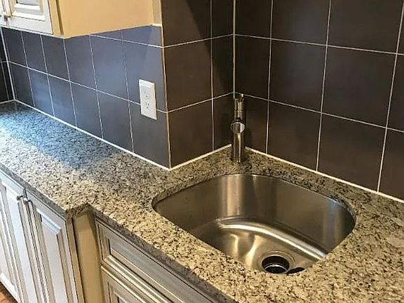 3rd image of 3002 N Calvert St APT 3