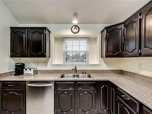 4th image of 8009 Trail Lake Dr