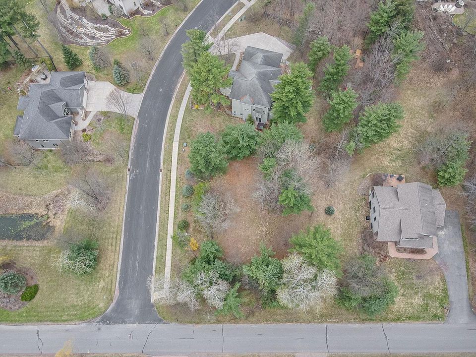 1st image of 210 BLUESTONE DRIVE