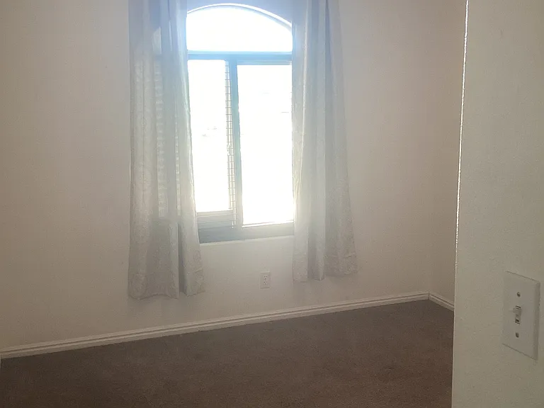 2761 E 350 N — Photo 6