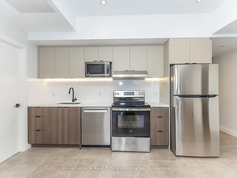 1000 Bathurst St #401 — Photo 13