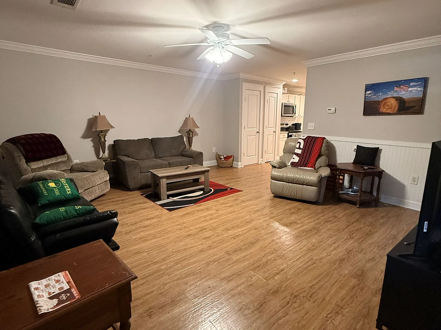 3 bed, 1406 sqft, $2,100 — Photo 1