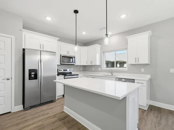 933 Kenzie Ln, Fort Walton Beach, FL 32547
