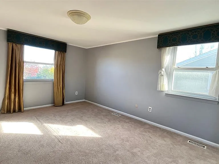 2852 Mayfair Dr — Photo 21