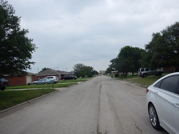 5th image of 803 Aikman Dr