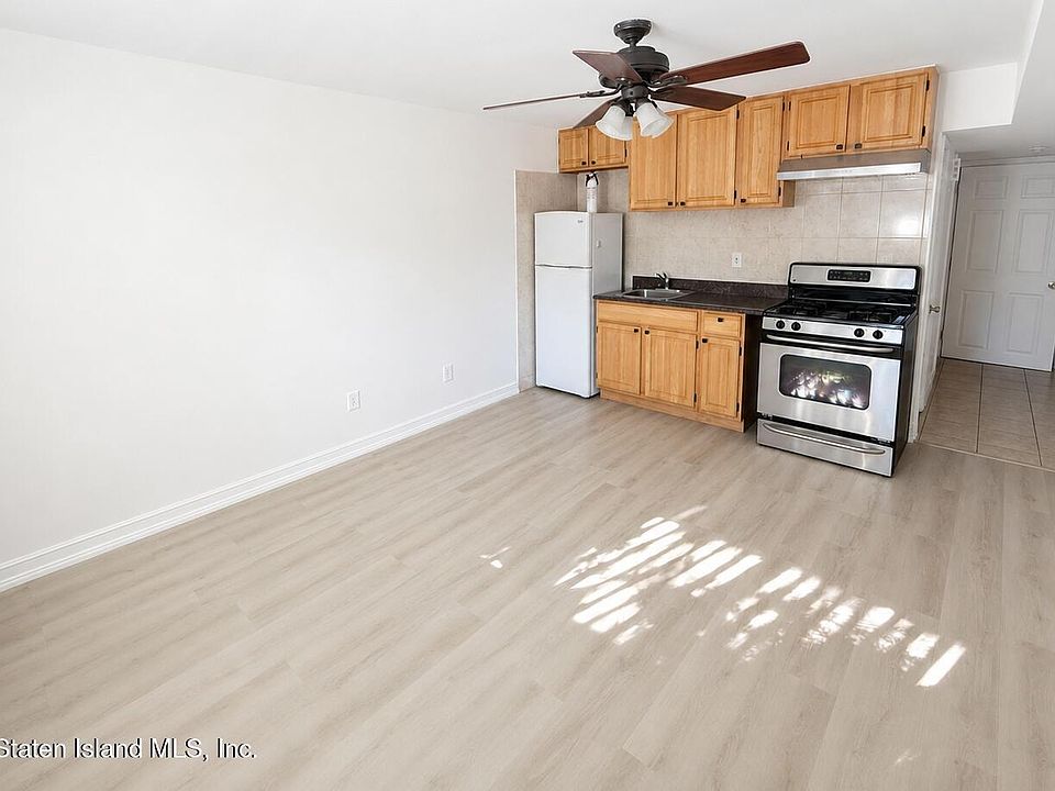 1st image of 38 Pebble Ln