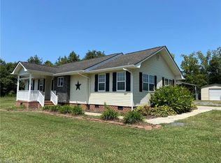 600 Yow Rd, Seagrove, NC 27341