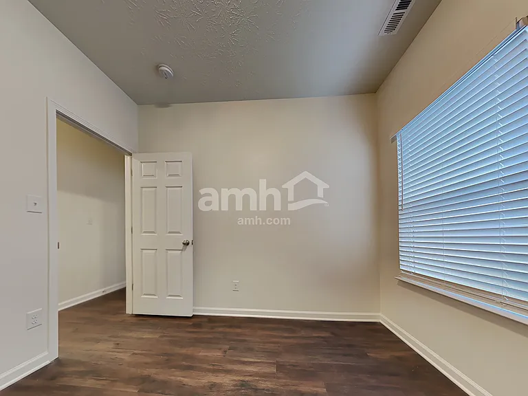 1268 W Crystal Dr — Photo 15