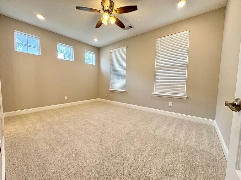 900 Vintage Green Ln #104 — Photo 12