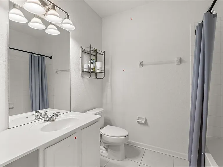 409 Hilgard Cv #106 — Photo 5
