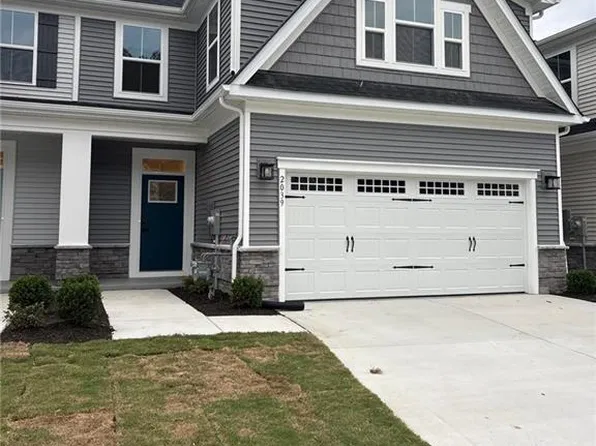 2039 Striper Ct, Carrollton, VA 23314