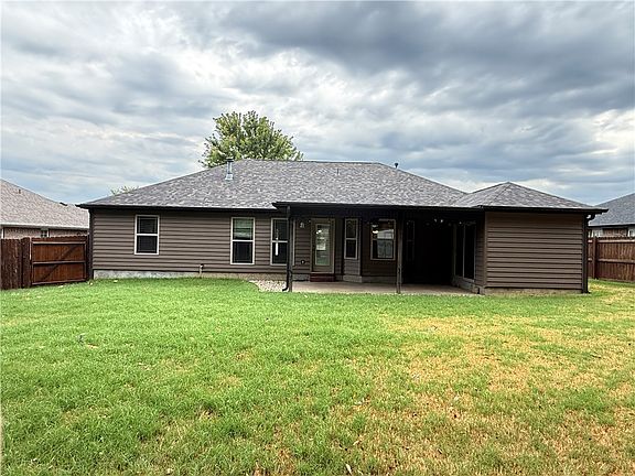 4th image of 1818 Candy Apple St