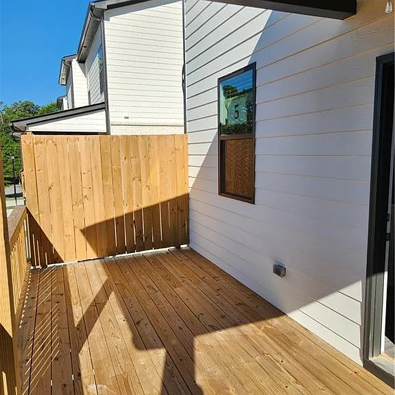 100 Holt Ln — Photo 31