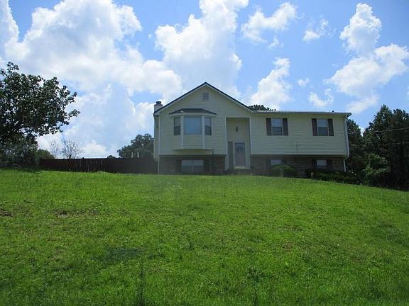 3rd image of 1516 Maple Dr