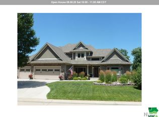 327 Inverness Trl, Dakota Dunes, SD 57049