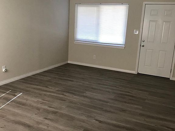 4th image of 3718 Elkhorn Blvd
