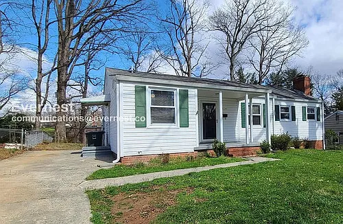 2714 Stratford Dr Photo 1