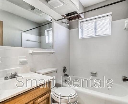 2nd image of 4341 Morganford Rd APT F