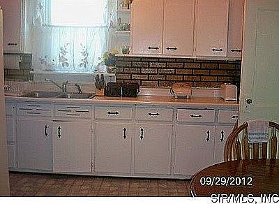 4th image of 736 N 72nd St