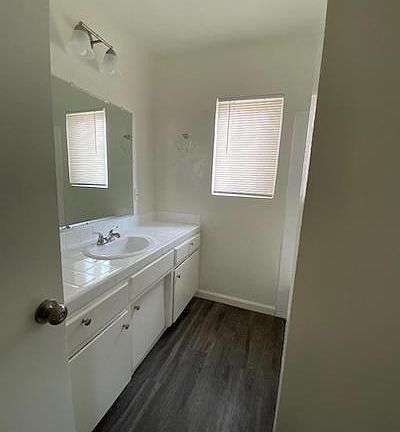 5th image of 9252 Somerset Blvd