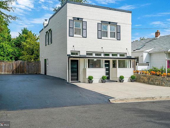 4th image of 805 20th St S