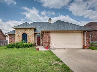 1727 Lakeway Dr, Cleburne, TX 76033