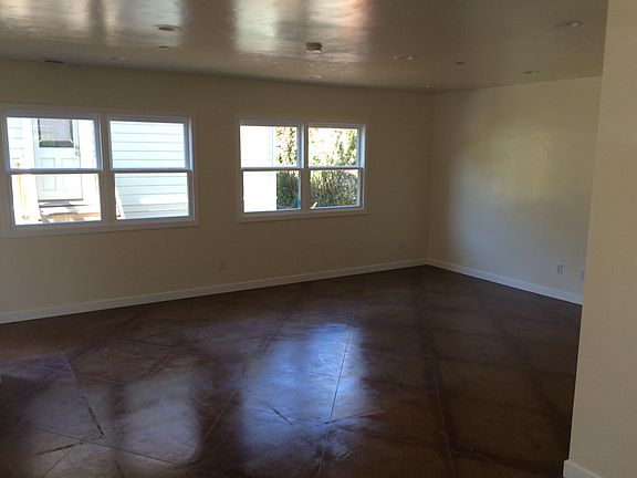3rd image of 108 Myrtle St