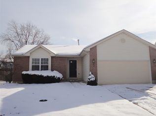 1001 Kemper Meadow Dr, Cincinnati, OH 45240