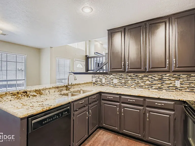 3323 Augusta Blvd — Photo 4