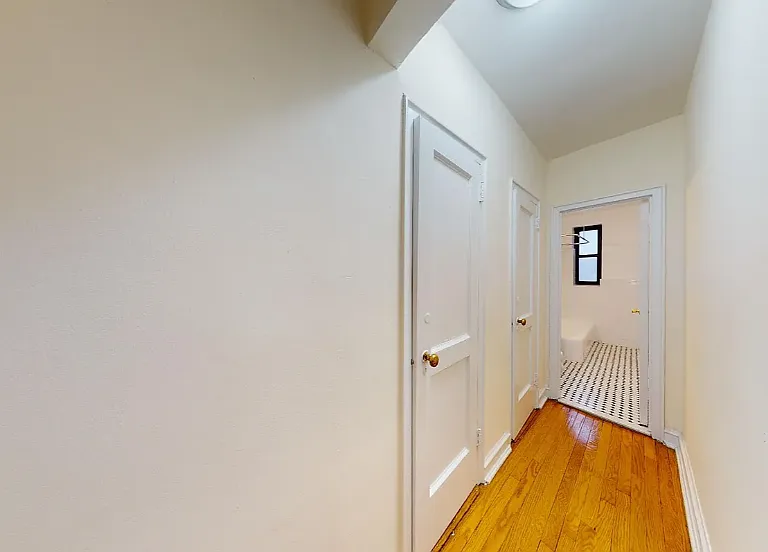 246 E 46th St #5H — Photo 5