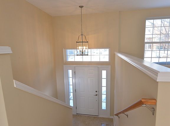 4th image of 1512 Blackhawk Ct