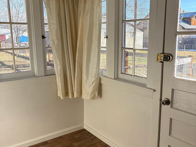 330 Browning Ave #B — Photo 9