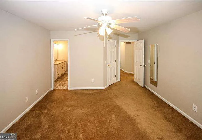 121 Stoneforest Dr — Photo 27