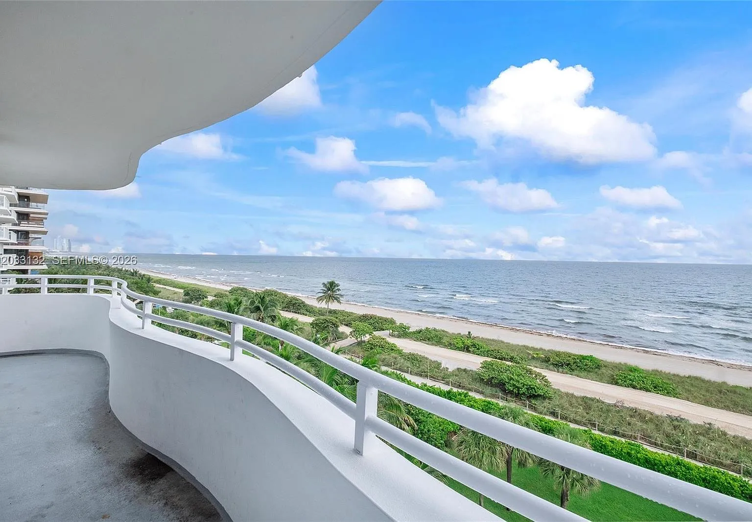 Rimini Beach Condo — Photo 1