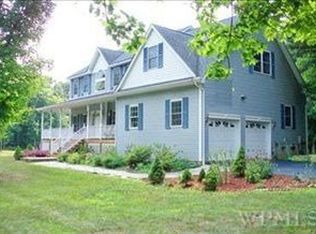 10 Maple Rd, Poughquag, NY 12570